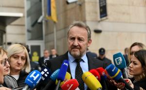 Bakir Izetbegović: Srbija se naoružava, a BiH stoji na jednoj nozi